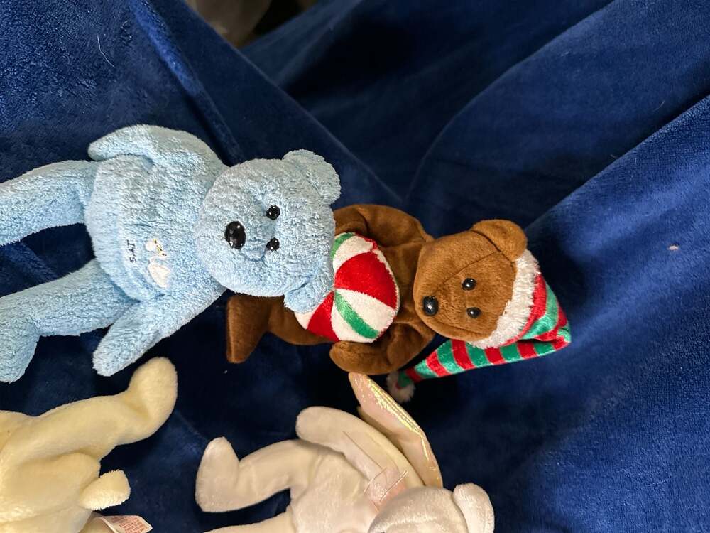 Lot of 7 Ty Beanie Babies: Holiday Teddy, Halo, Snowy, It's a Boy, Chops, Baldy,
